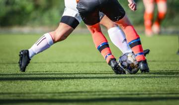 阿劳霍右路防守稳健库巴西获成长空间，佩德里关键推进难挽巴萨平局（配图示意）