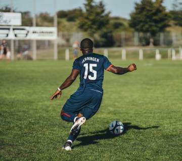 梅西：迭戈在天上一定非常开心，因为这也是送给他的礼物（配图示意）
